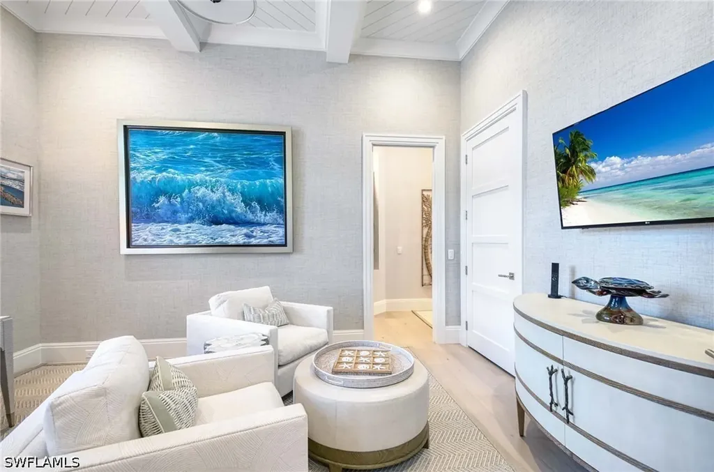 3003 Crayton Road Naples FL 34103