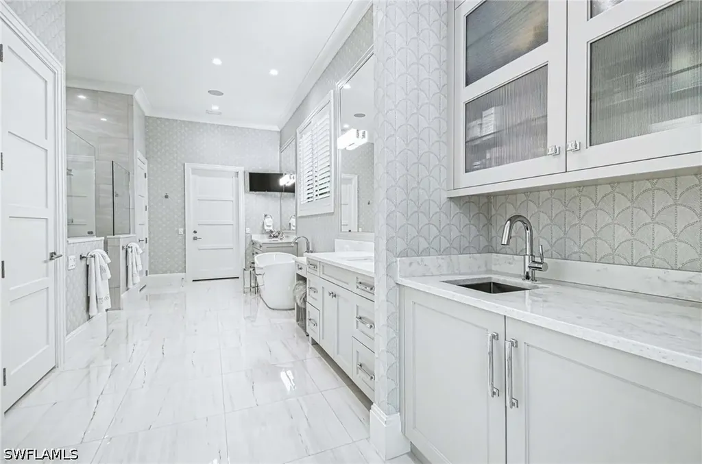 3003 Crayton Road Naples FL 34103