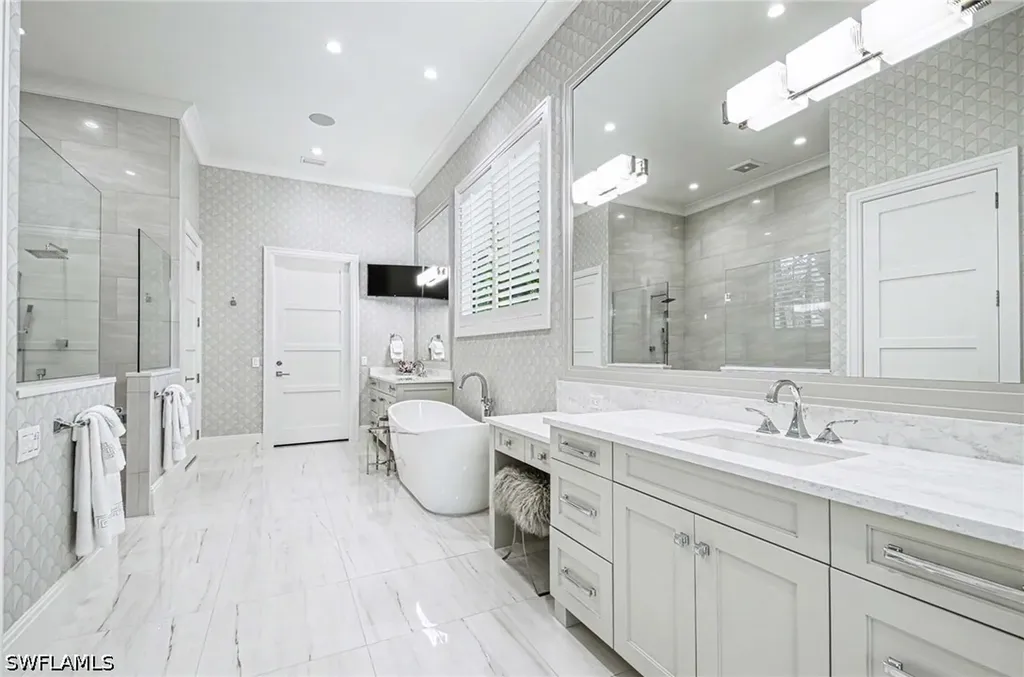 3003 Crayton Road Naples FL 34103