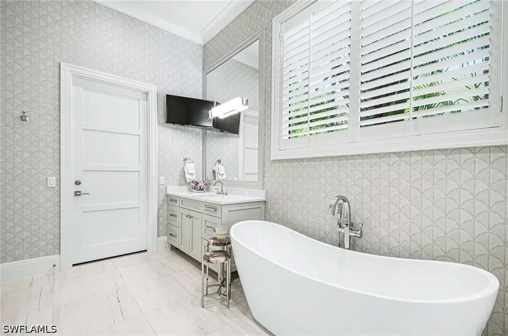 3003 Crayton Road Naples FL 34103