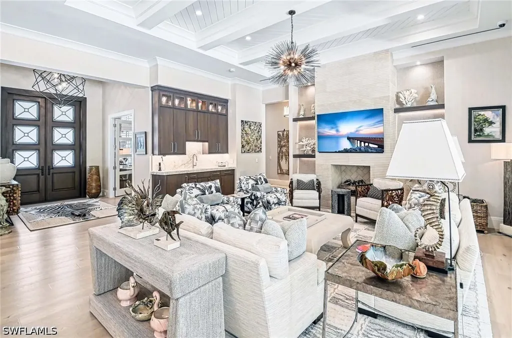 3003 Crayton Road Naples FL 34103