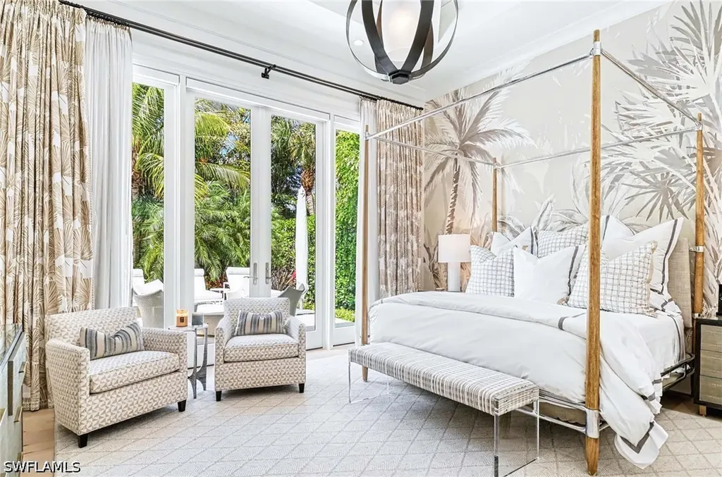 3003 Crayton Road Naples FL 34103