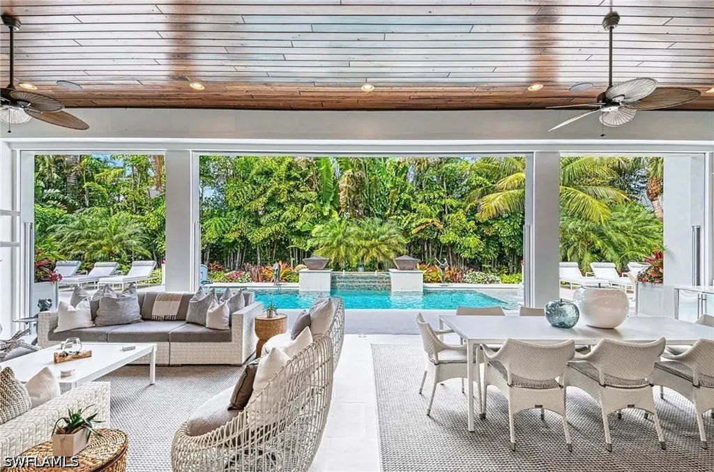 3003 Crayton Road Naples FL 34103