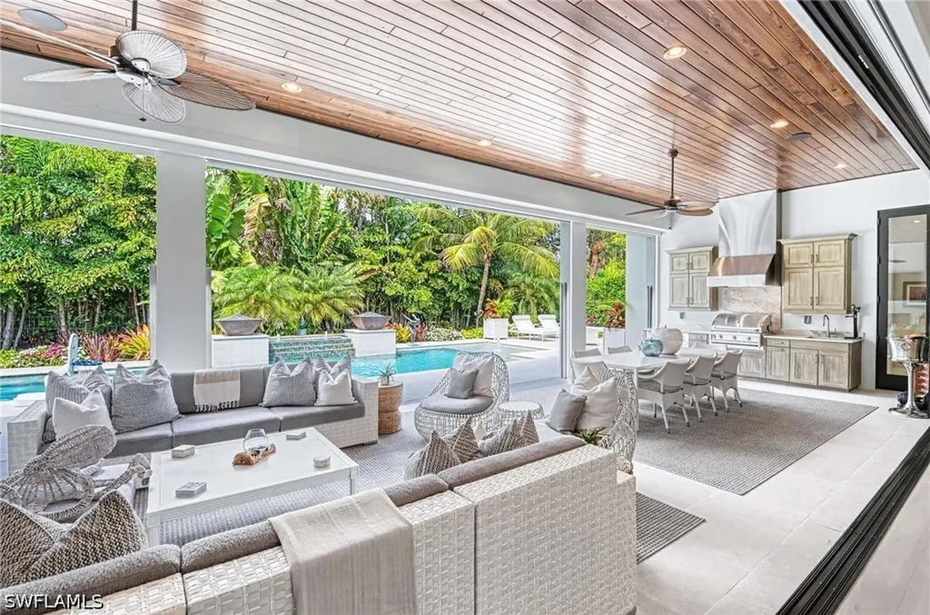 3003 Crayton Road Naples FL 34103
