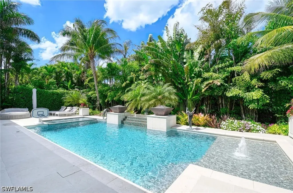 3003 Crayton Road Naples FL 34103