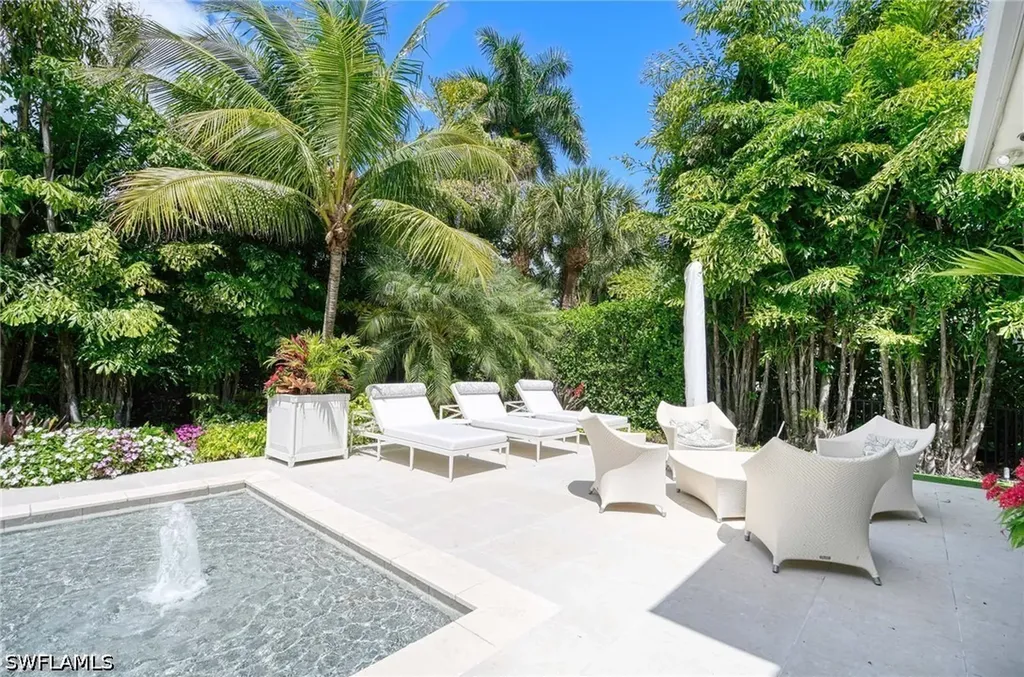 3003 Crayton Road Naples FL 34103