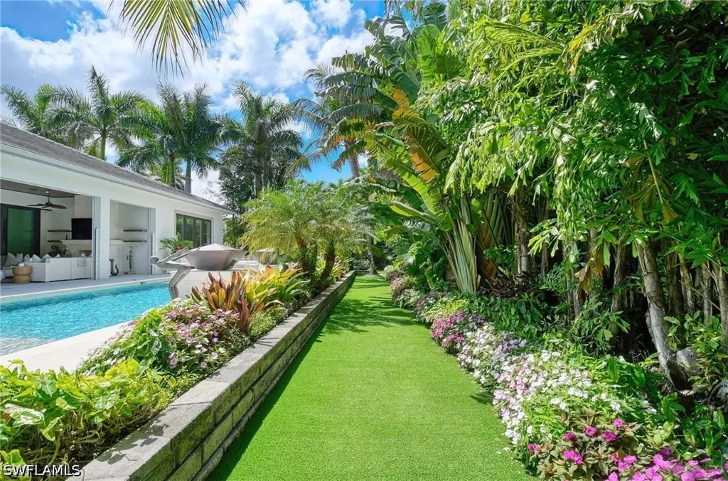 3003 Crayton Road Naples FL 34103