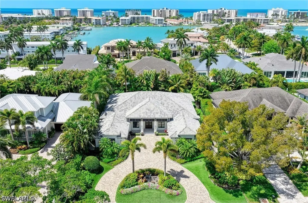 3003 Crayton Road Naples FL 34103