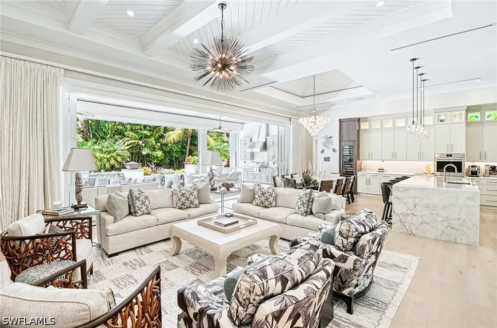 3003 Crayton Road Naples FL 34103