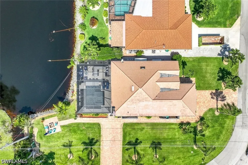 999 East Valley Drive Bonita Springs FL 34134