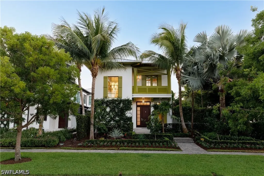 Naples FL, 912 9TH Avenue S