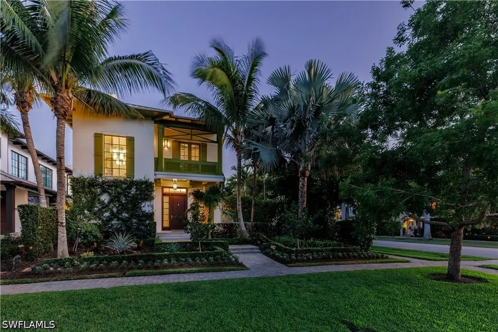 912 9th Avenue S Naples FL 34102