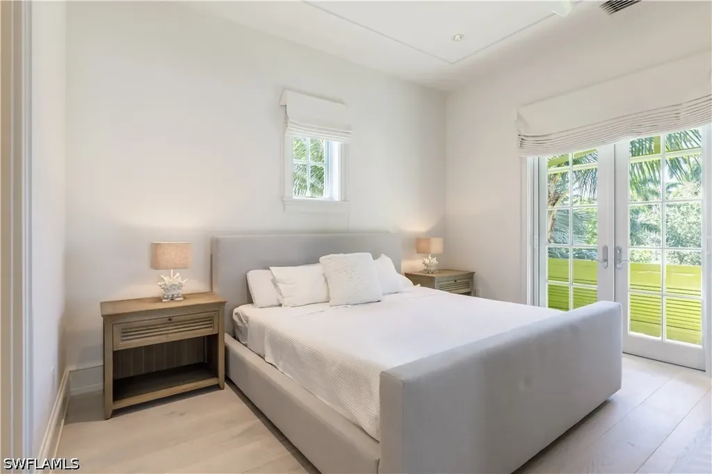 912 9th Avenue S Naples FL 34102
