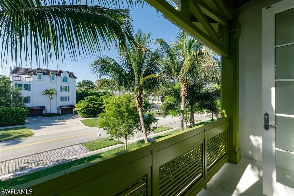 912 9th Avenue S Naples FL 34102