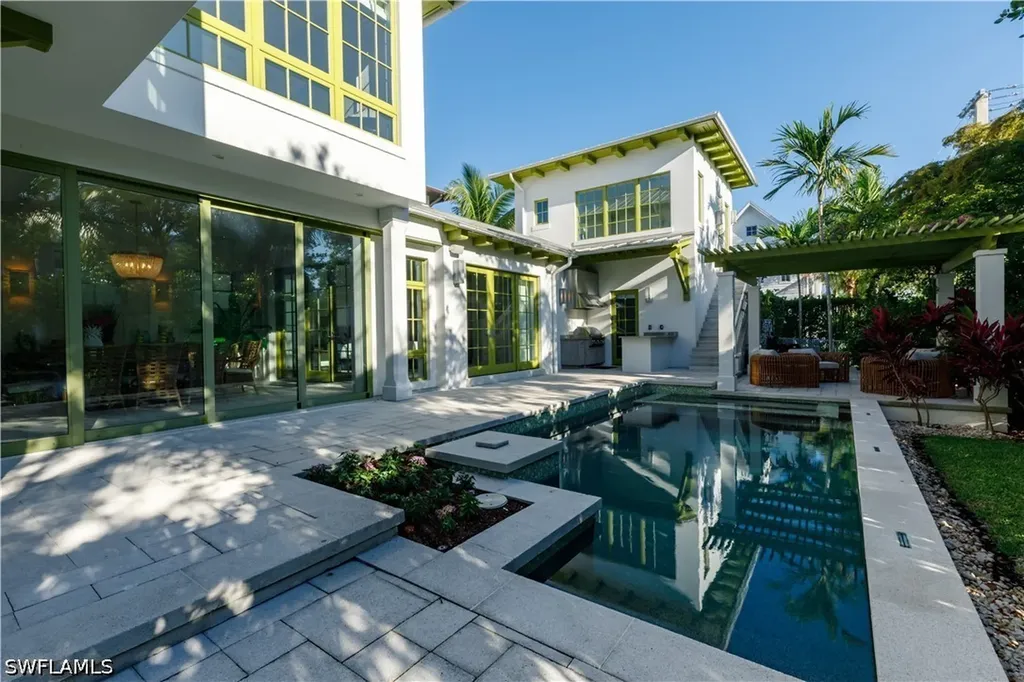 912 9th Avenue S Naples FL 34102