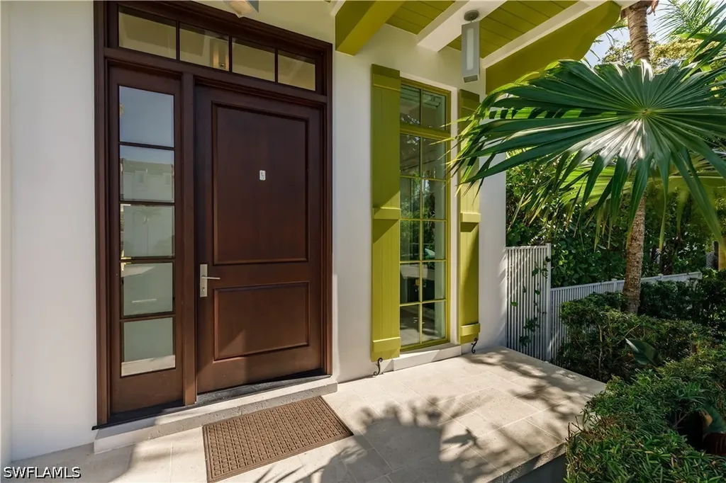 912 9th Avenue S Naples FL 34102