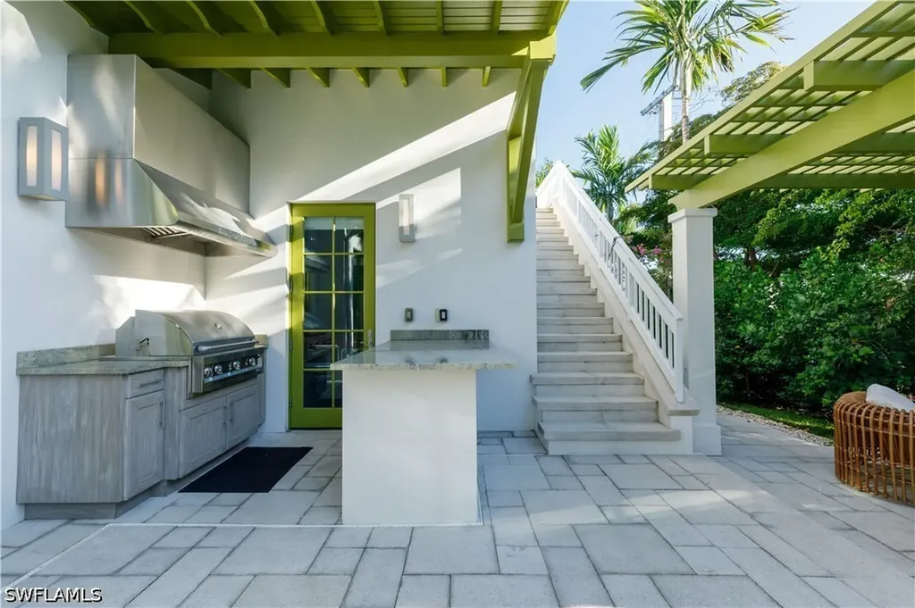 912 9th Avenue S Naples FL 34102
