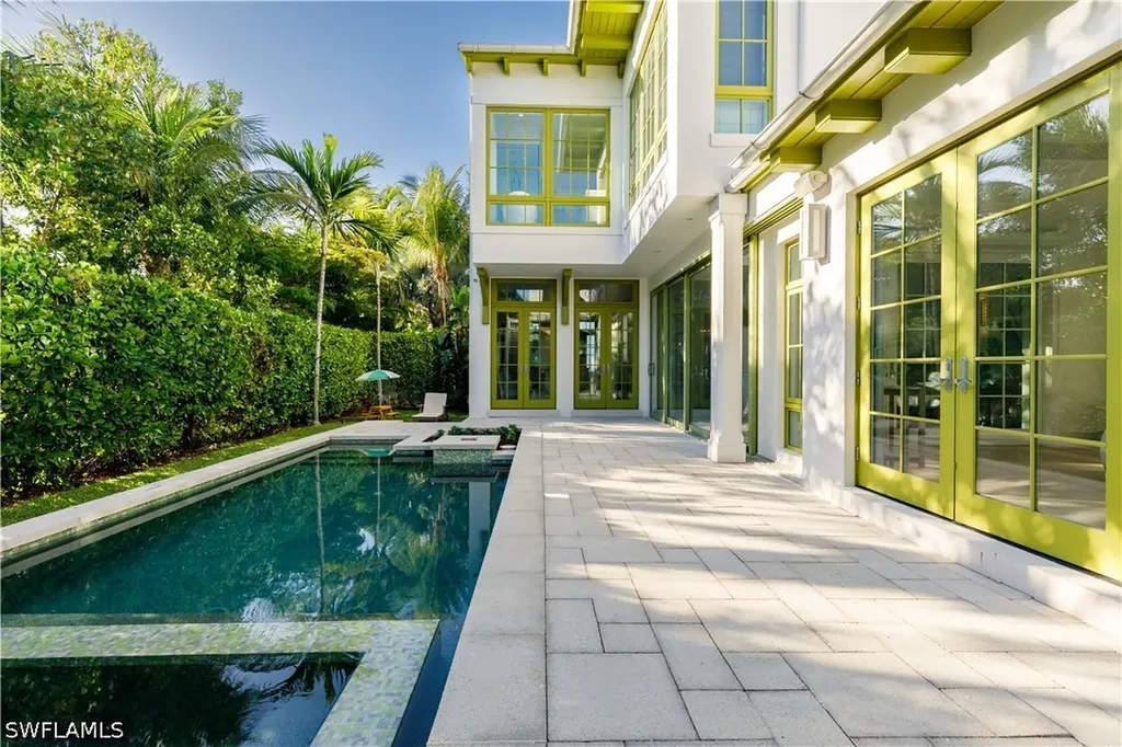 912 9th Avenue S Naples FL 34102