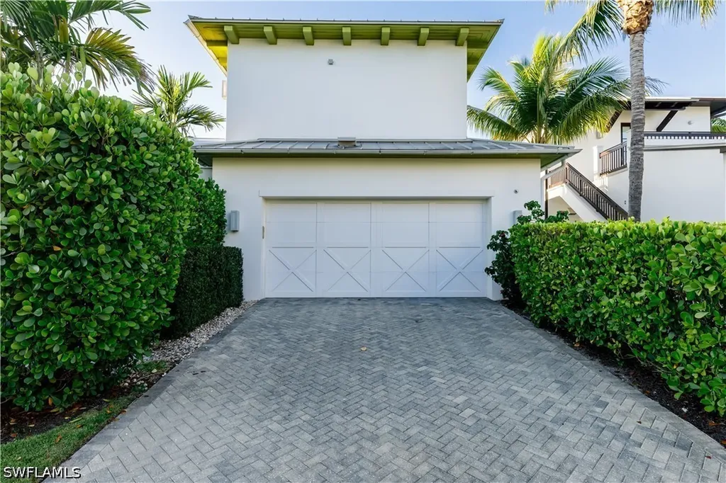 912 9th Avenue S Naples FL 34102