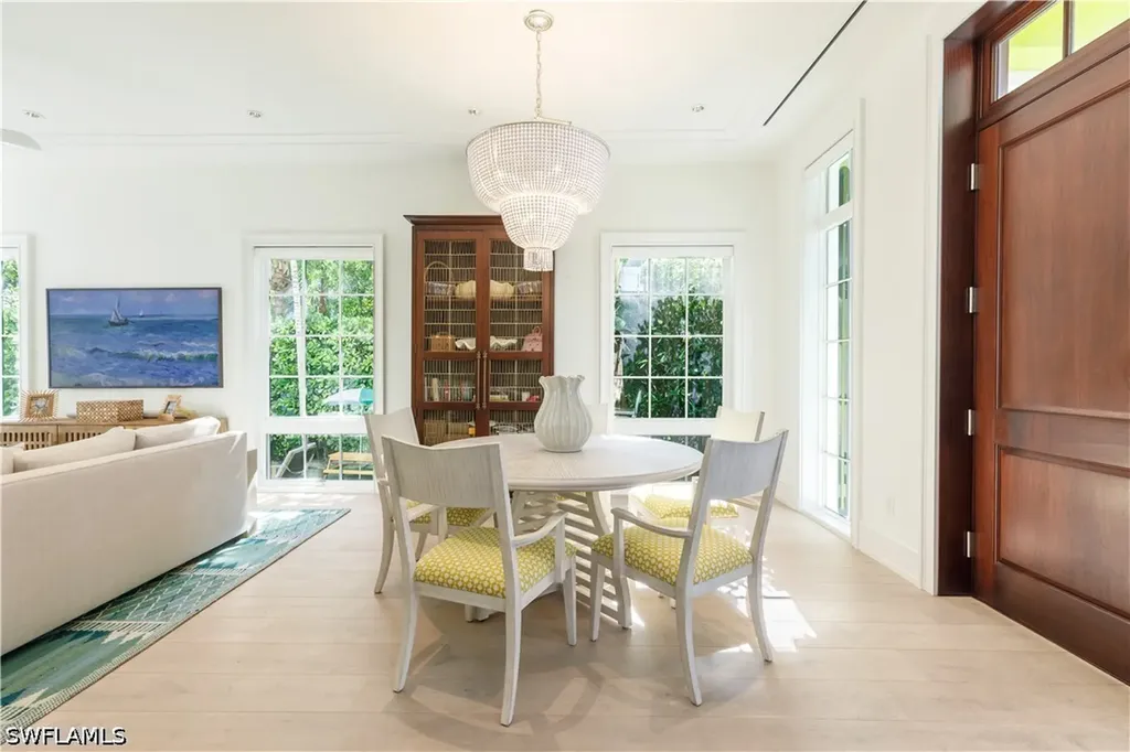 912 9th Avenue S Naples FL 34102