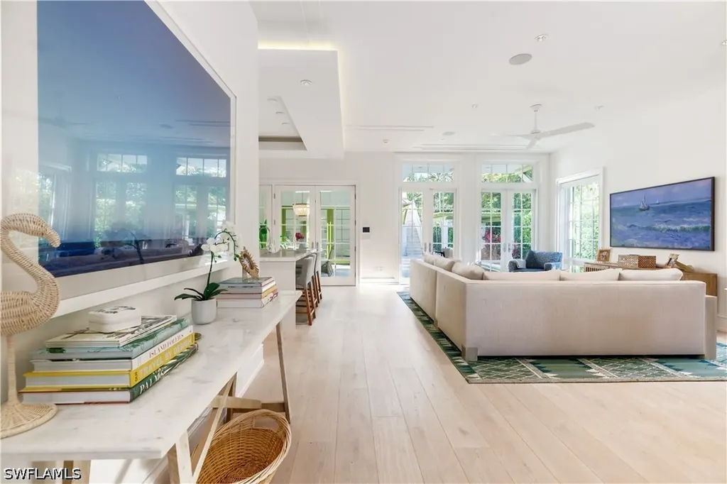 912 9th Avenue S Naples FL 34102