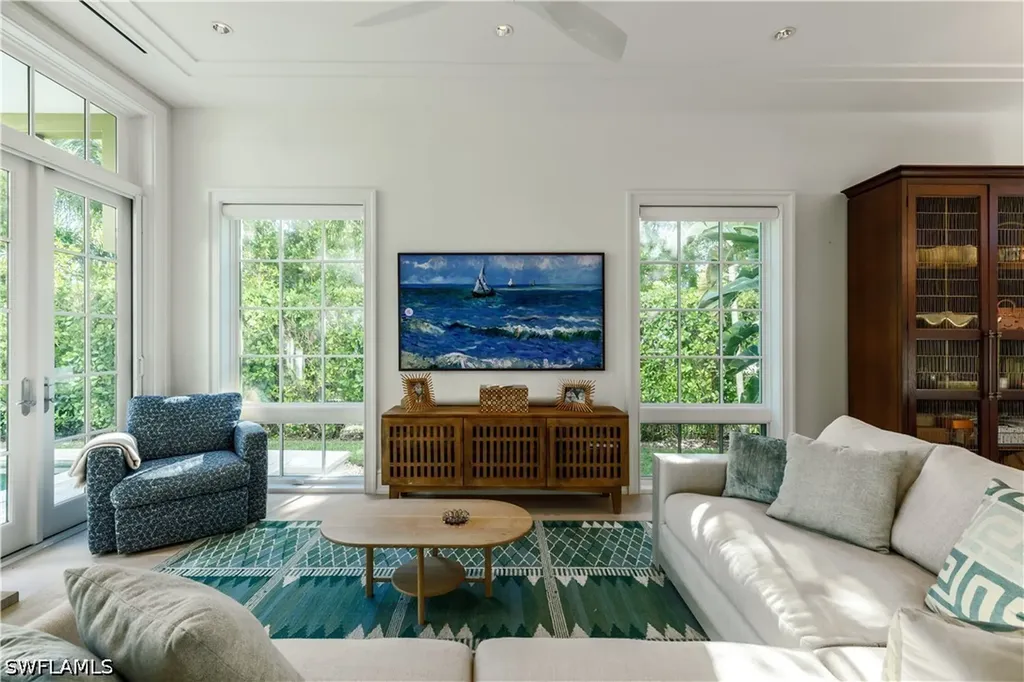 912 9th Avenue S Naples FL 34102