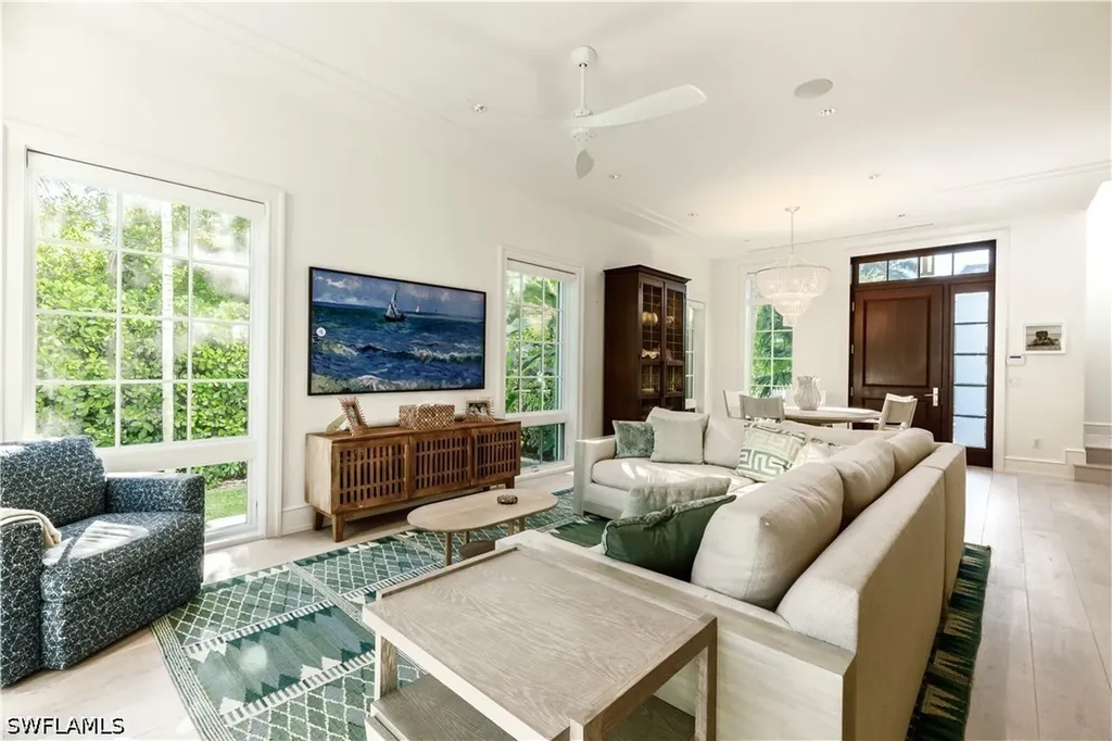 912 9th Avenue S Naples FL 34102