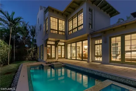 912 9TH Avenue S Naples FL 34102