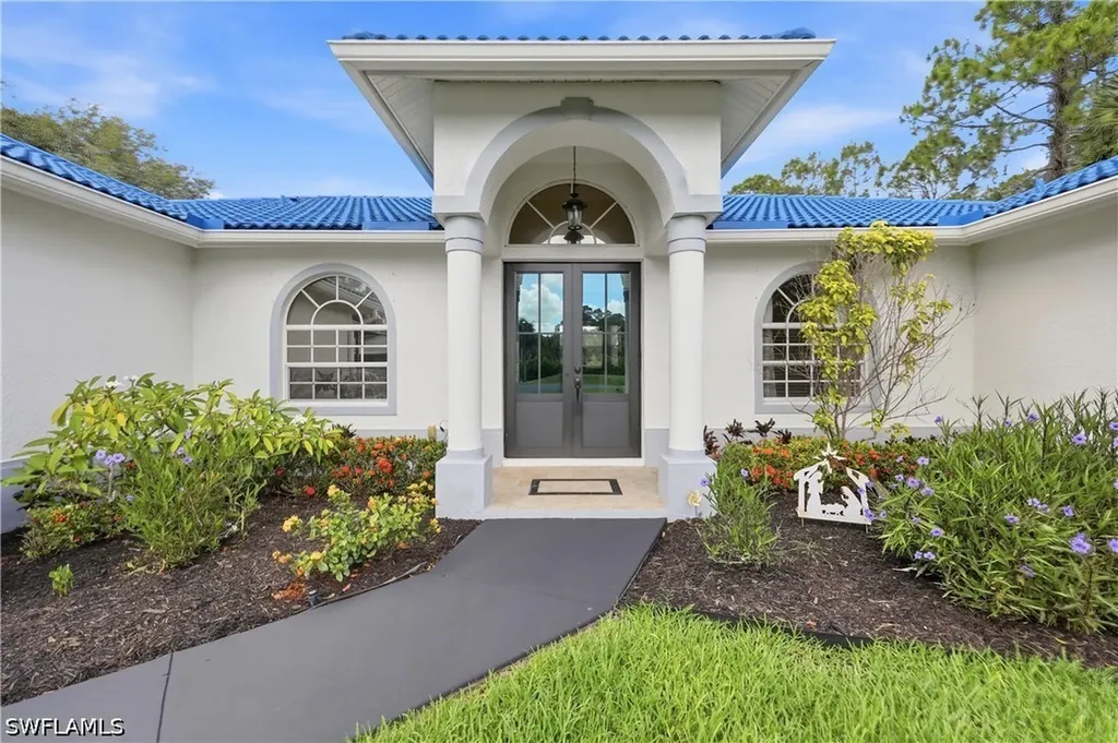 104 12th Avenue NW Naples FL 34120