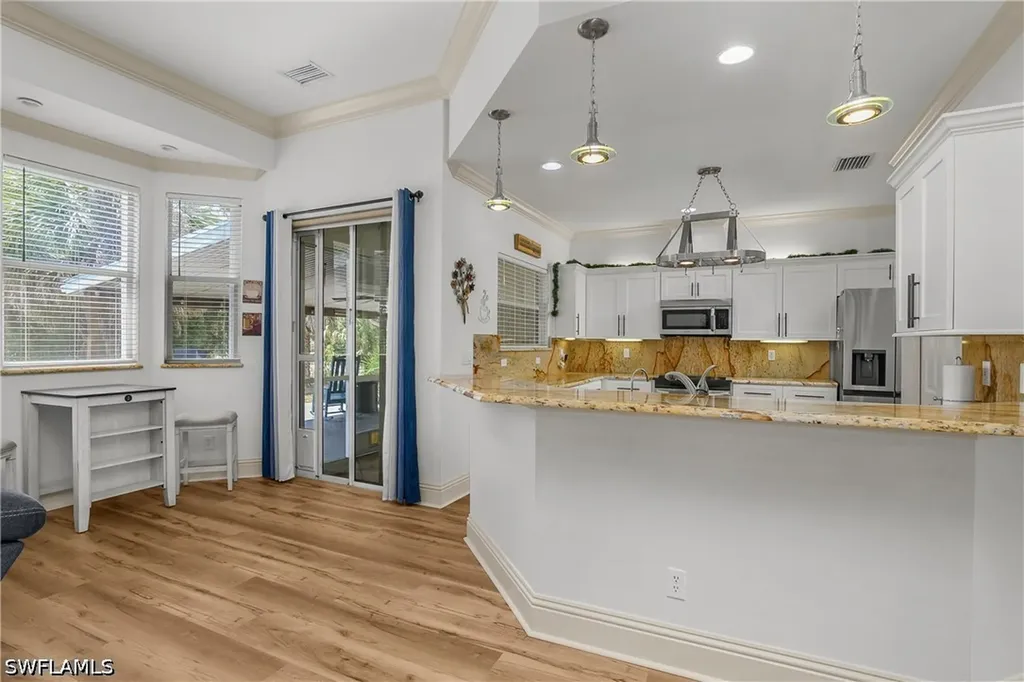 104 12th Avenue NW Naples FL 34120