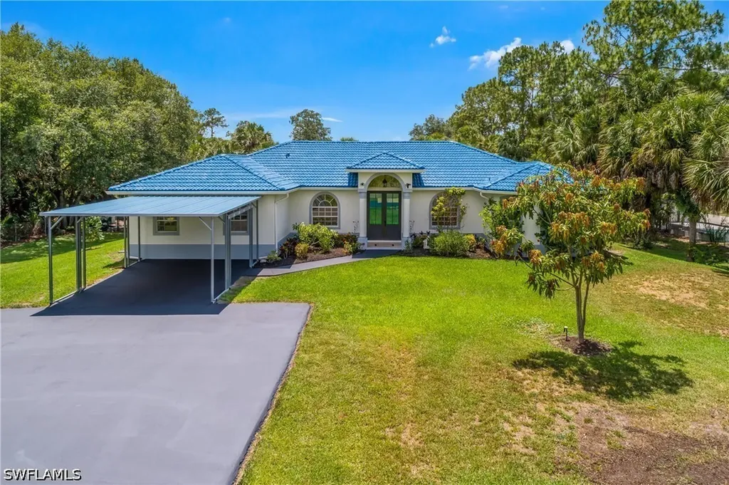 104 12th Avenue NW Naples FL 34120