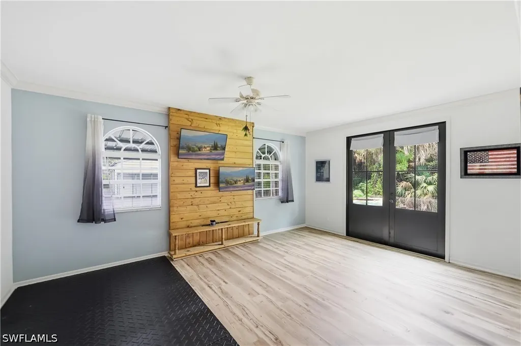 104 12th Avenue NW Naples FL 34120