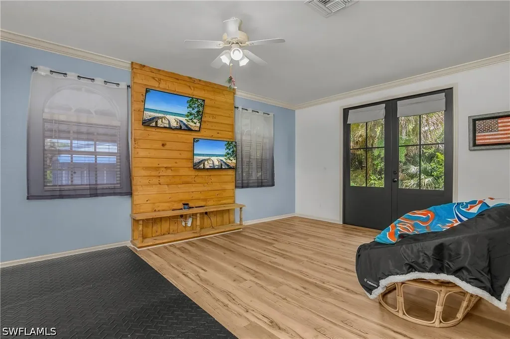 104 12th Avenue NW Naples FL 34120