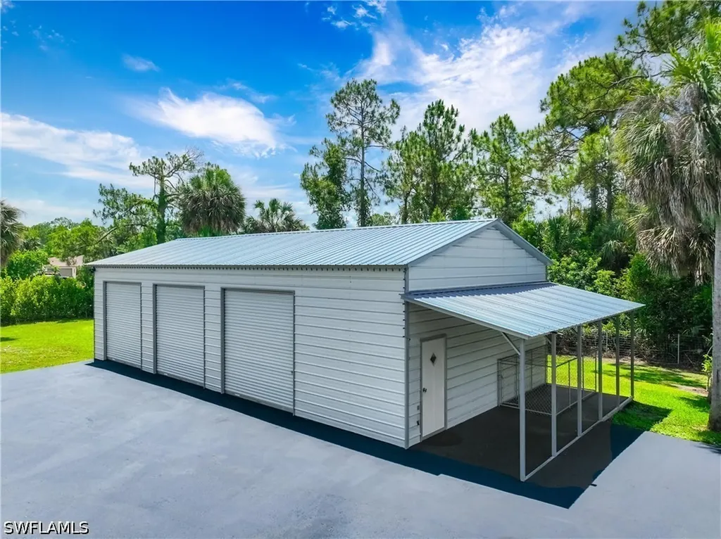 104 12th Avenue NW Naples FL 34120