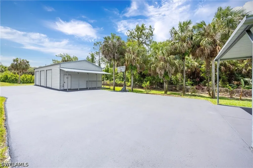 104 12th Avenue NW Naples FL 34120