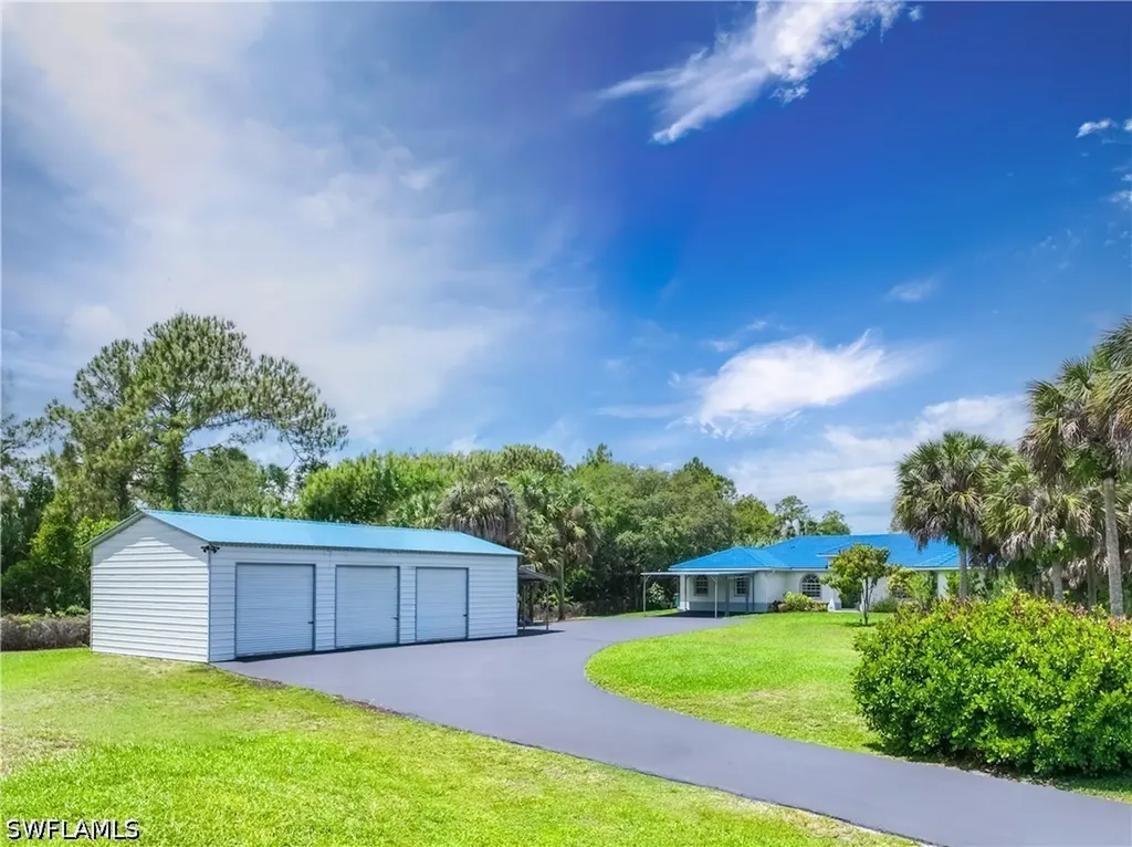 104 12th Avenue NW Naples FL 34120