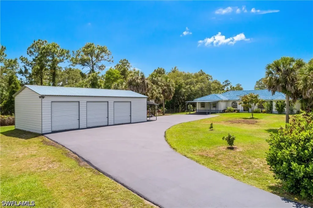 104 12th Avenue NW Naples FL 34120
