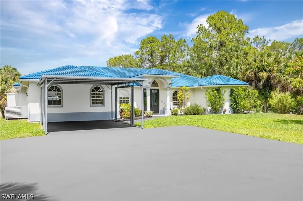 104 12th Avenue NW Naples FL 34120