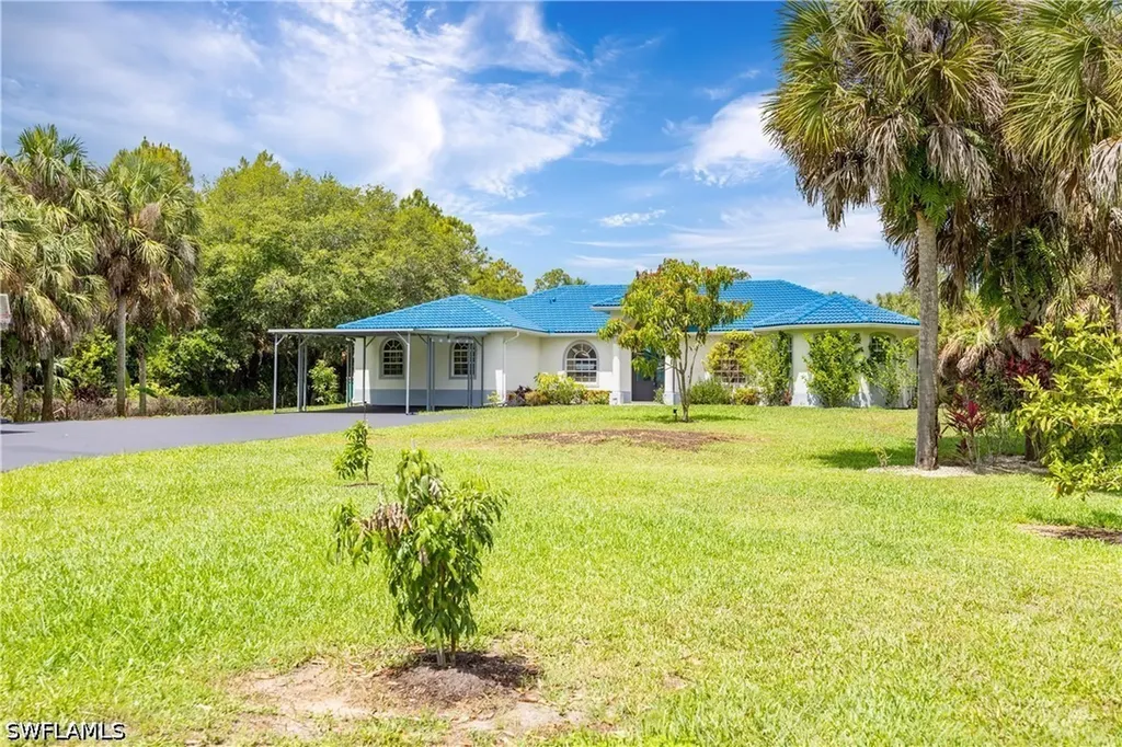 104 12th Avenue NW Naples FL 34120