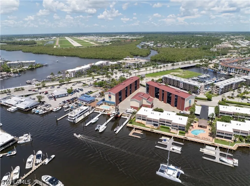750 River Point B3-07 Drive Naples FL 34102