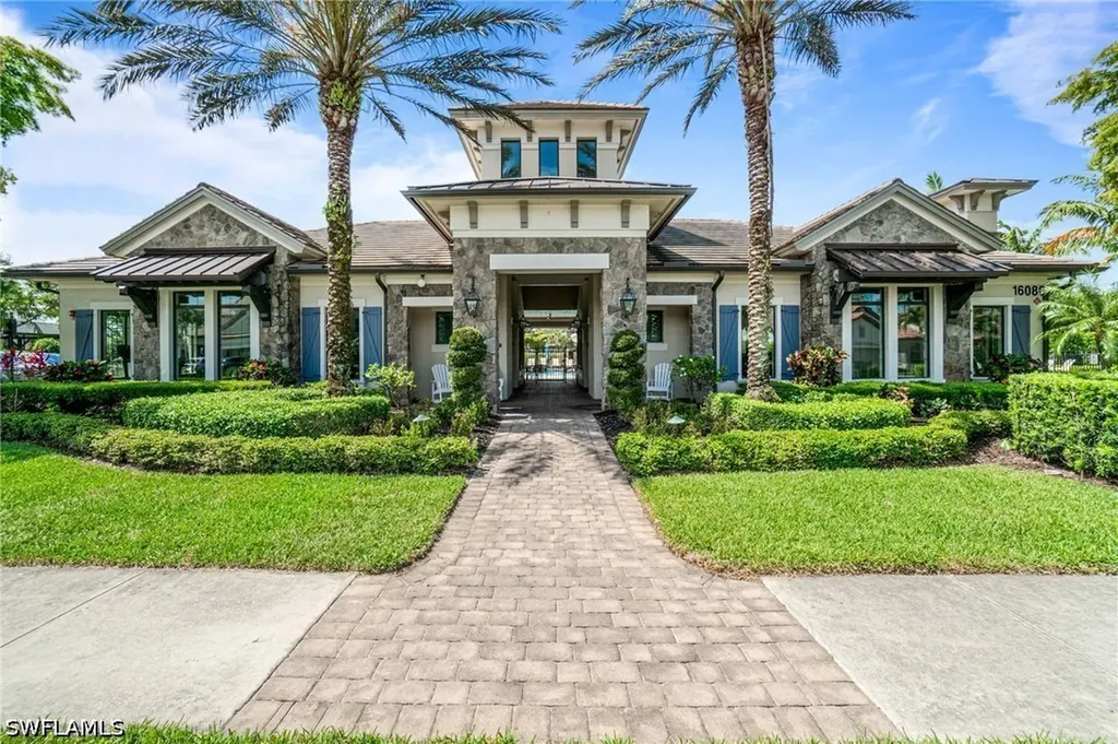 16201 Camden Lakes Circle Naples FL 34110