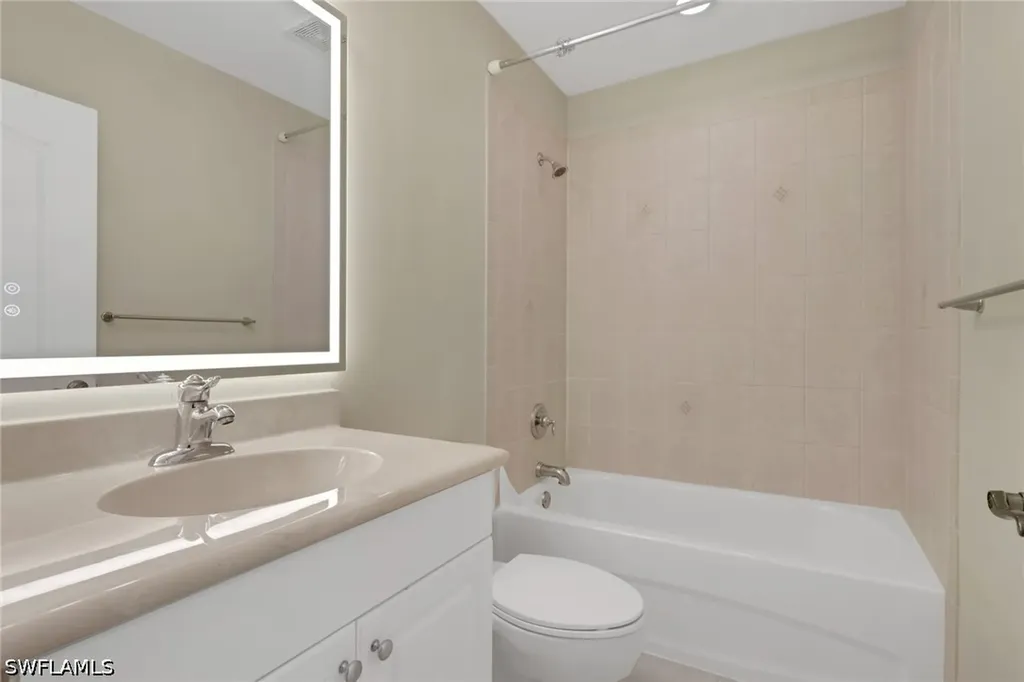 10260 Olivewood Way Estero FL 33928
