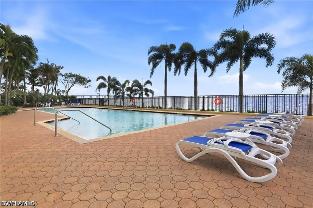 2797 First Street Fort Myers FL 33916