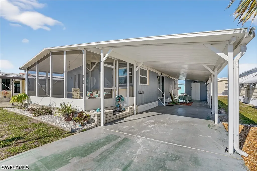 125 Kim Drive Naples FL 34104