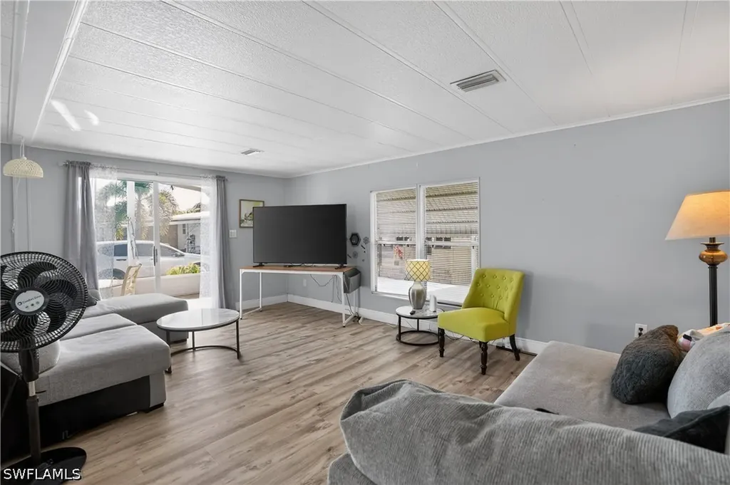 125 Kim Drive Naples FL 34104