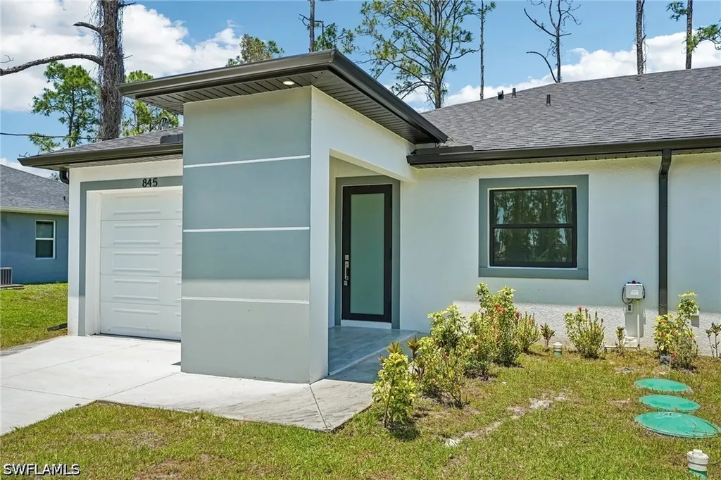 845-847 Meadow Road Lehigh Acres FL 33973