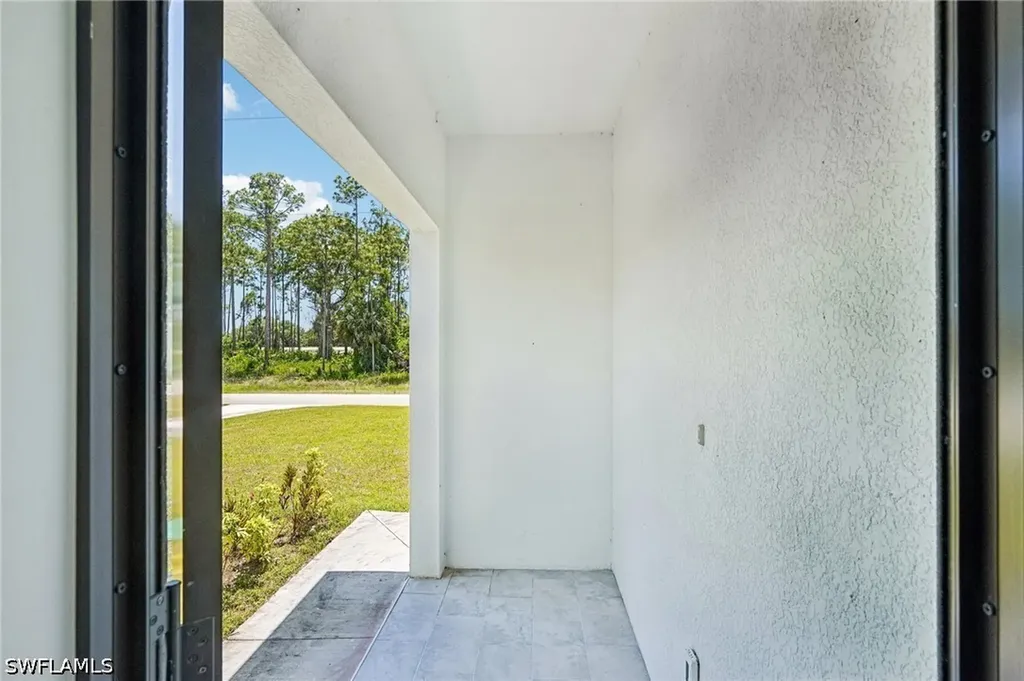 845-847 Meadow Road Lehigh Acres FL 33973