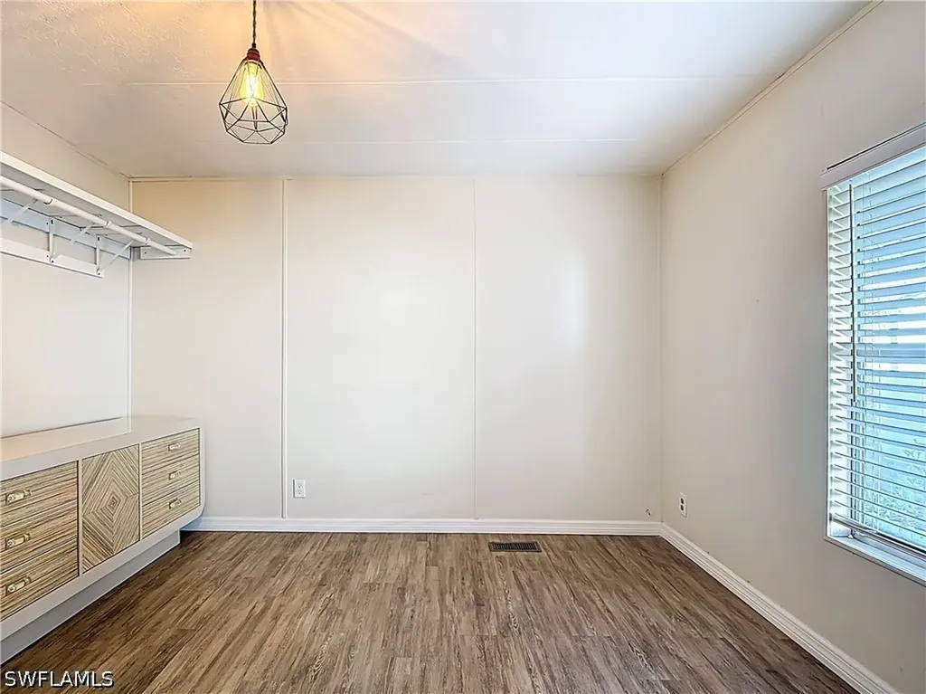 9 Moorhead Manor Naples FL 34112