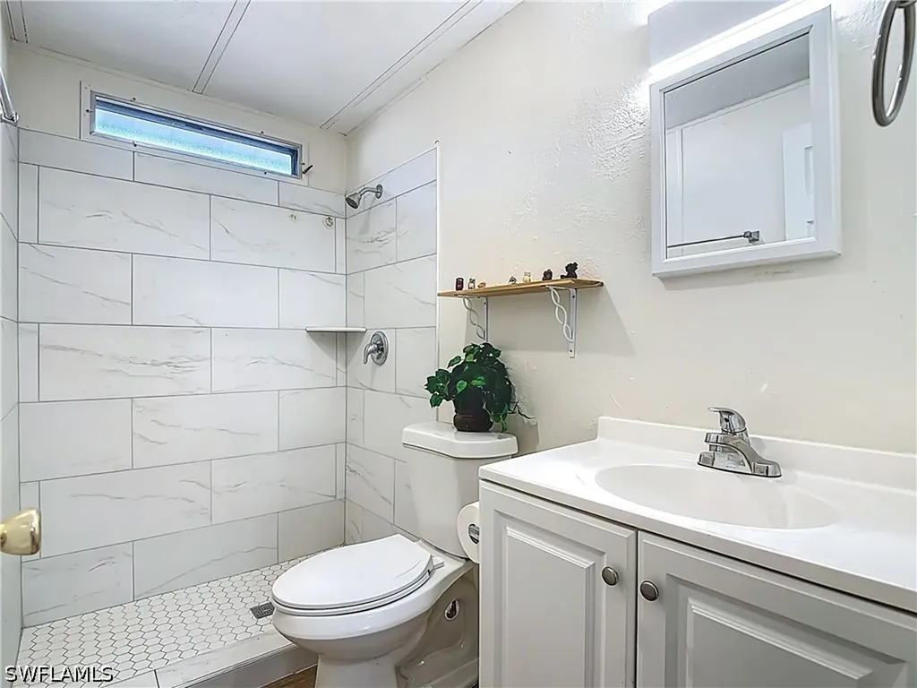 9 Moorhead Manor Naples FL 34112
