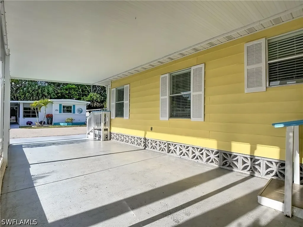 9 Moorhead Manor Naples FL 34112
